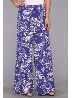 Lilly Pulitzer Middleton
Palazzo pants size S “ Tide
Pools" print.